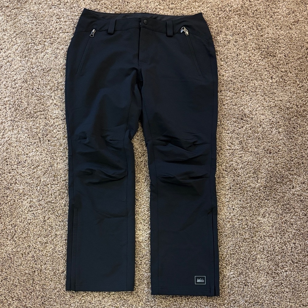 REI women's Black Cargo Pants